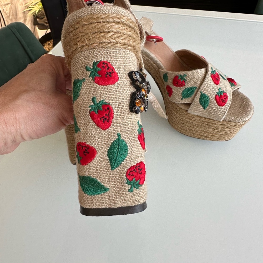 Castaner Spain strawberry platform sandals shoes with bee jewel  size 39 or 8.5 - Picture 8 of 13